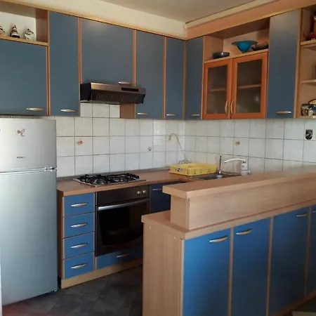 Appartement 696-5 For 6 + 4 Pers. In *