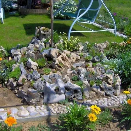 696-5 For 6 + 4 Pers. In * Lopar