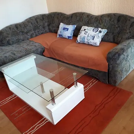 696-5 For 6 + 4 Pers. In * ロパール