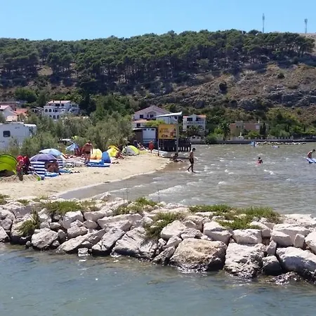 Appartement 696-5 For 6 + 4 Pers. In Lopar