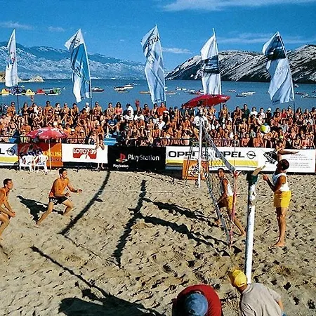 696-5 For 6 + 4 Pers. In * Lopar