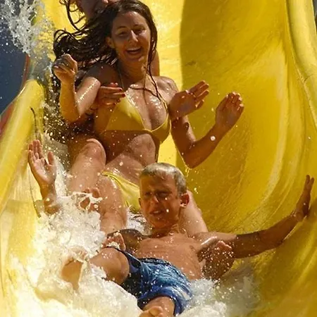 696-5 For 6 + 4 Pers. In Appartement *