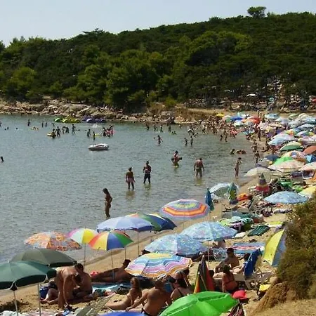 696-5 For 6 + 4 Pers. In Appartement